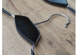 Вішалка силиконова з дерев`яною вставкою 42х3.5см. (колір чорний)